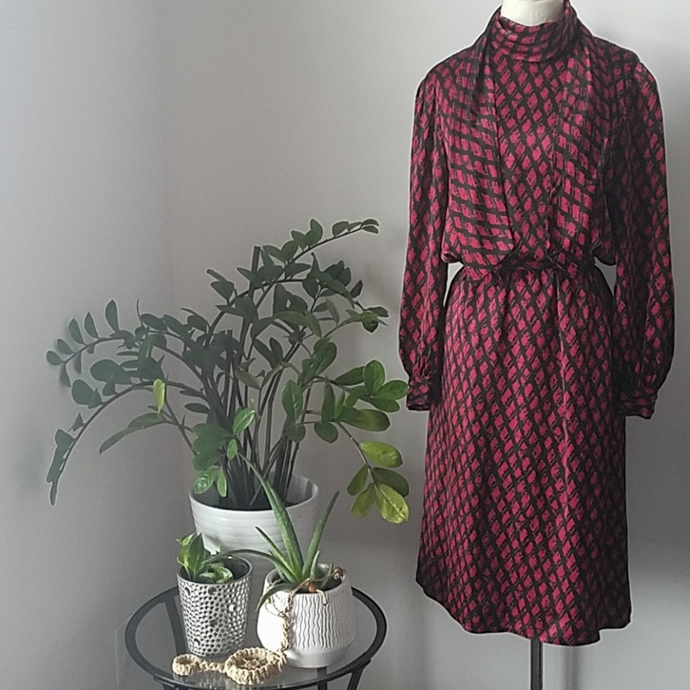 Vintage Sasson 2 Piece Blouse and Skirt Set